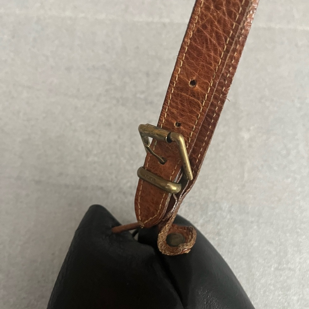 VTG Furla Black and Tan Mini Leather Pouch Wrislet - Picture 4 of 8